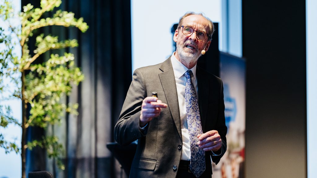 Alasdair Ross under ett event hos Global Business Gate.